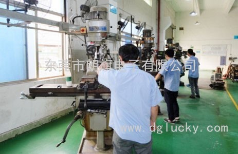 mould machining milling machine(铣床)