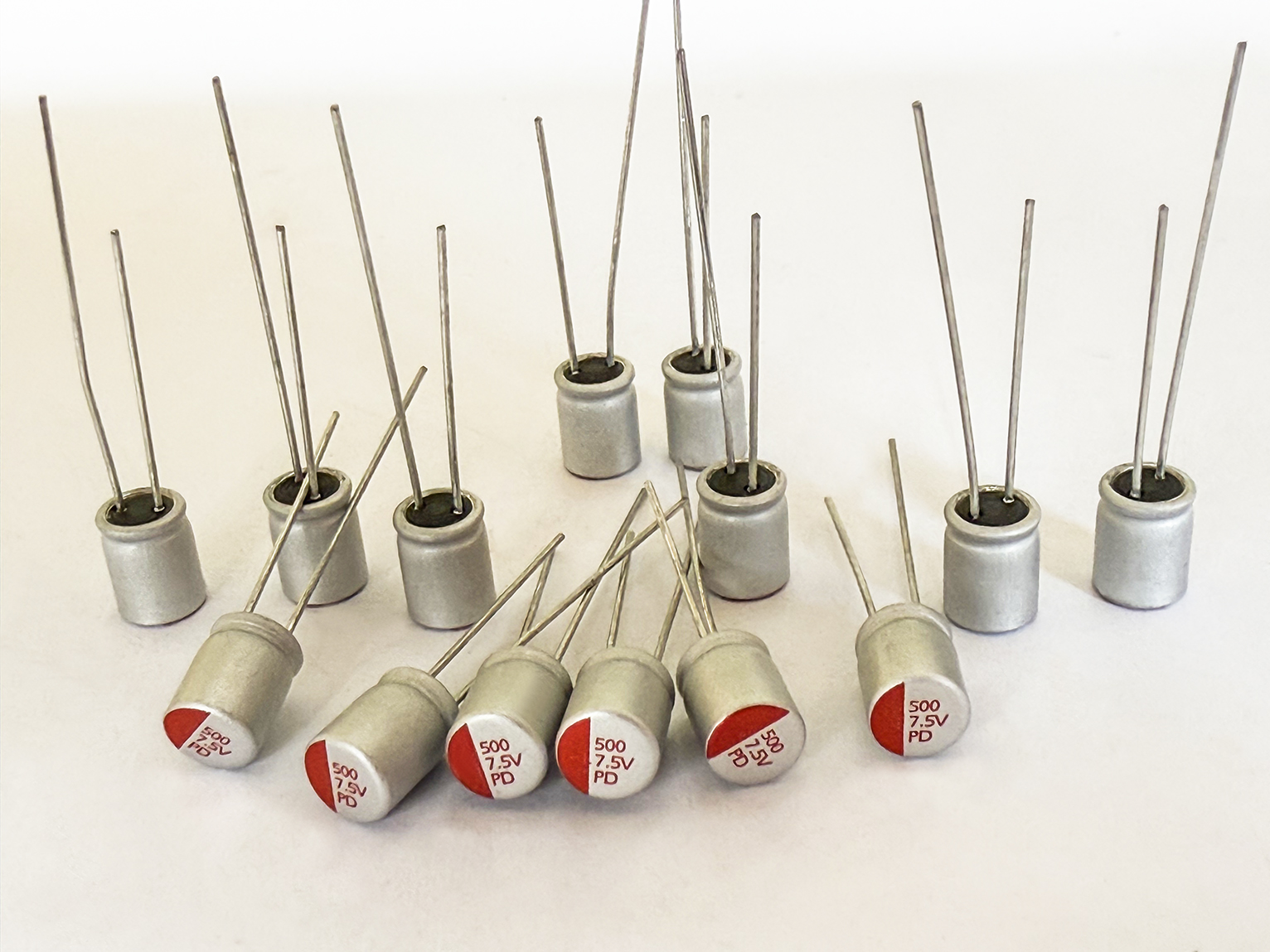 定制固態(tài)電容： 500uf/7.5v  5.5x7mm