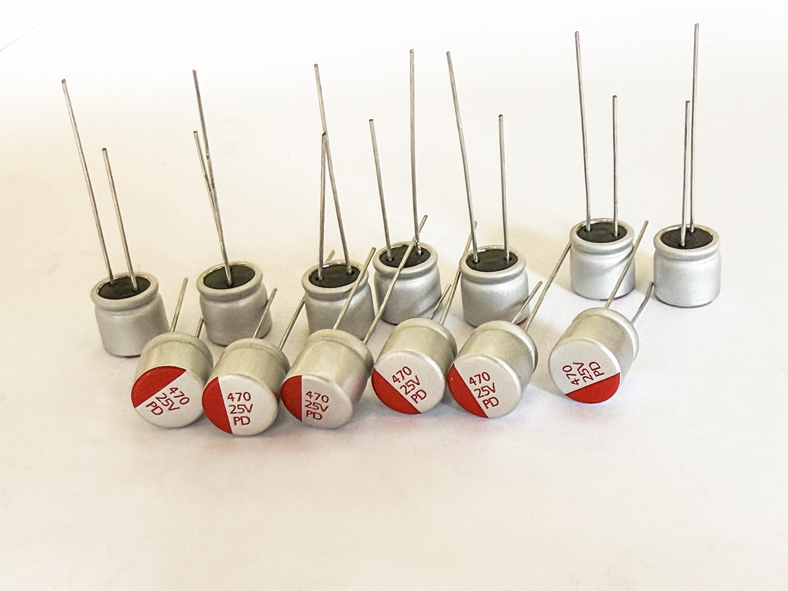 定制品電容： 470uf/25v  8x7mm
